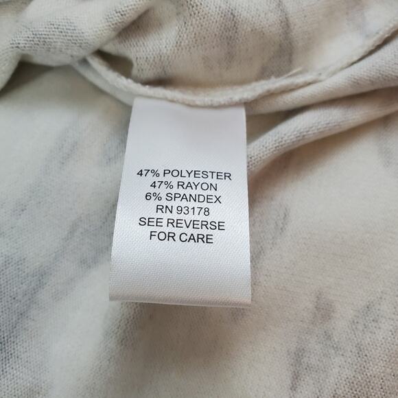 $5 Sale!!! NWT Workshop Large Drop Shoulder Long Sleeve Camo Hoodie - Picture 9 of 9